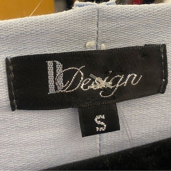 D Designs ladies Small Blue Sweater Tee w/ Multi Buttons - Picture 2 of 4
